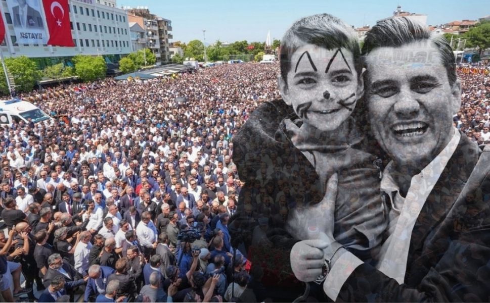 Ferdi Zeyrek'e Manisa'da on binlerin gözyaşlı vedası