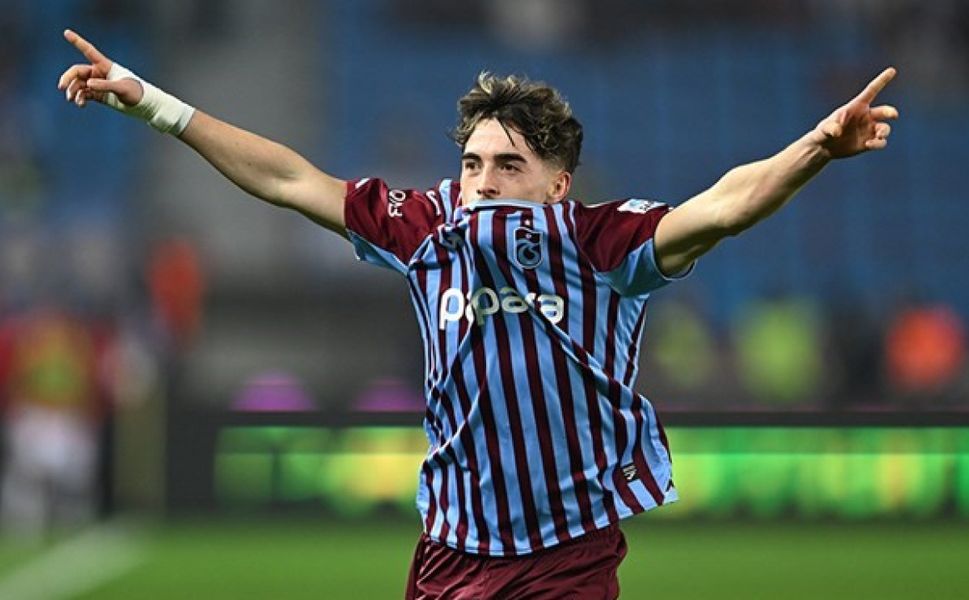 Trabzonspor'da ilk ayrılık kesinleşti: Sözleşme imzalandı